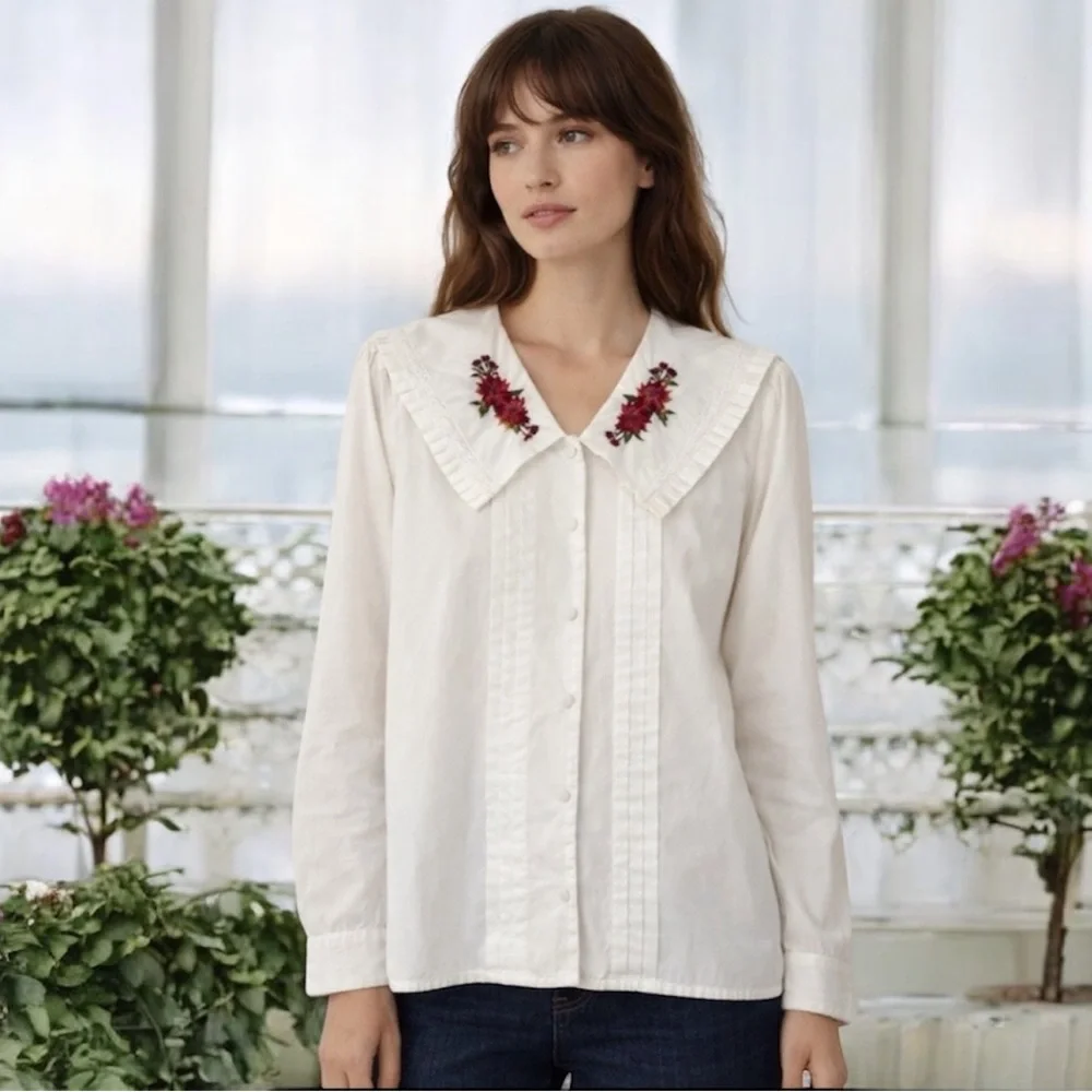 Vintage Victorian Blouse Embroidered Collar Button Front White Rose Red Size 8